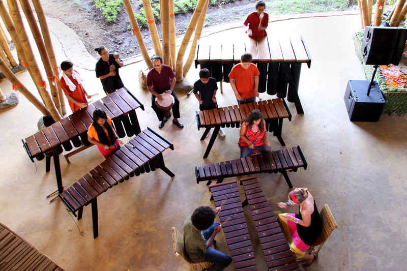 Marimba band perfomirng